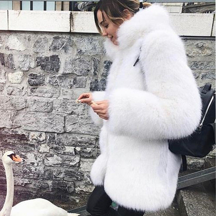 Ladies Luxurious Faux Fur Coat with Voluminous Sleeves