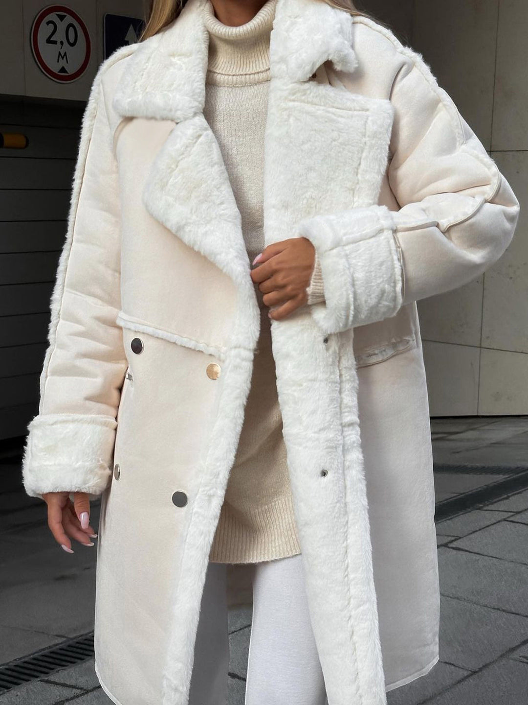 Longer coat with faux Fur