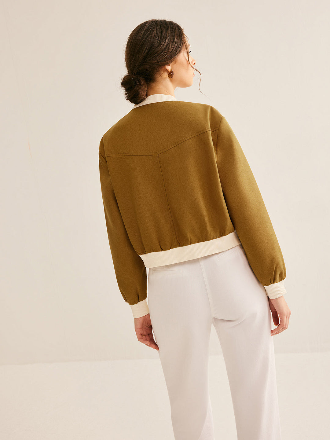 Crew Neck contrast Trim button jacket