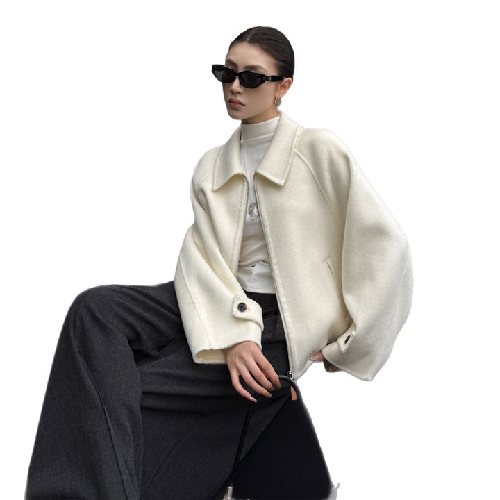 Ladies short jacket made of wool blend with zip and wide collar