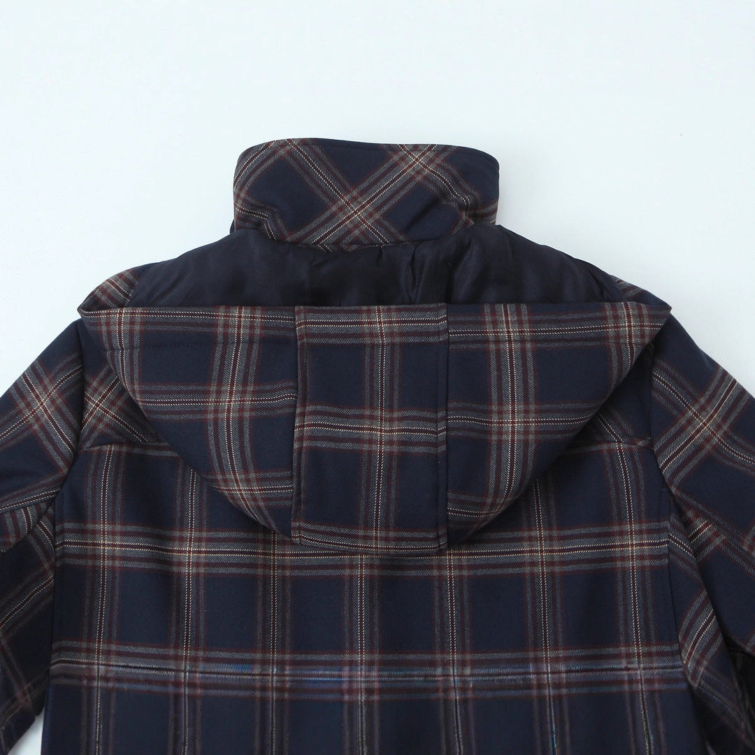Women’s short jacket in boxy cut with large shirt collar and plaid pattern