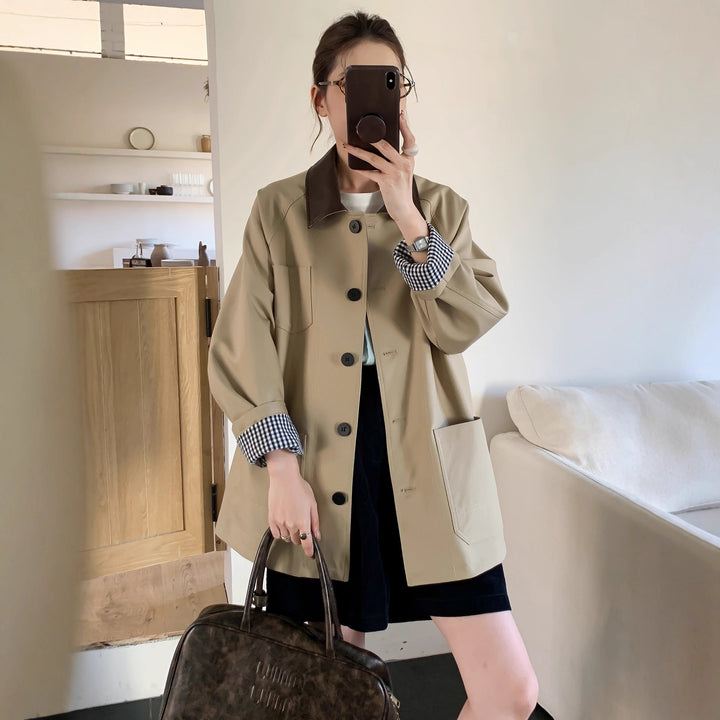 Women Lightweight Oversized Transition Jacket with Contrast Collar and Checkered Sleeve Hem