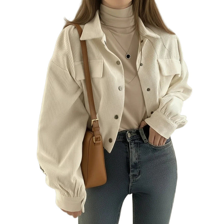 Women’s cropped overshirt jacket made of fine corduroy with snap buttons, chest flaps, and voluminous sleeves