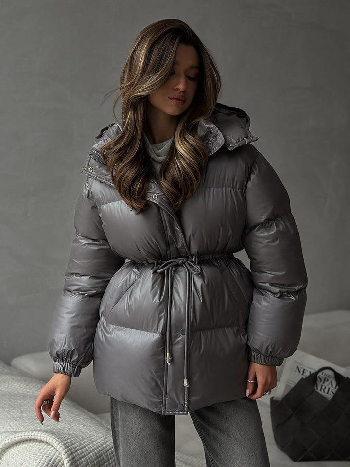 Women’s quilted down jacket with fitted drawstring and hood