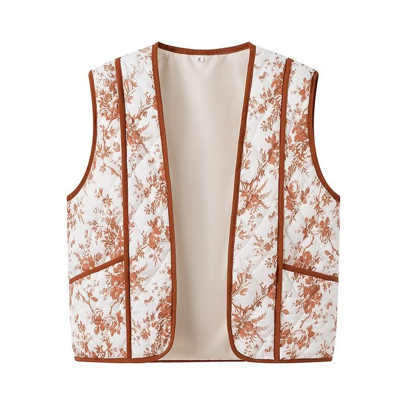 Ladies Quilted Gilet in Country House Style with Floral Toile Look and Pockets