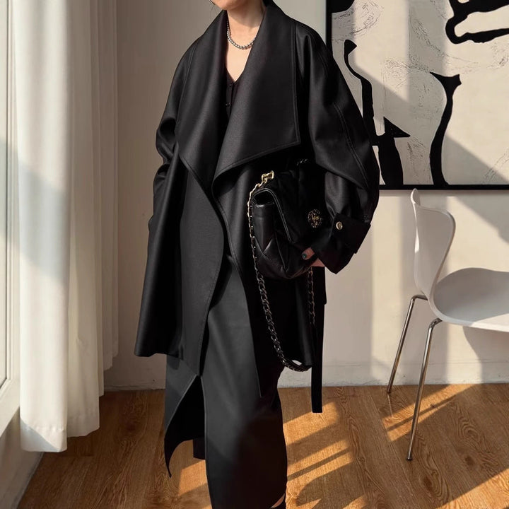 Women Elegant Trench Coat made of high-quality material