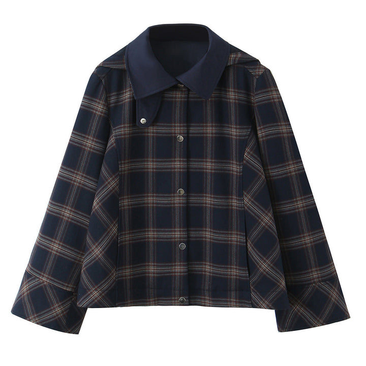 Women’s short jacket in boxy cut with large shirt collar and plaid pattern