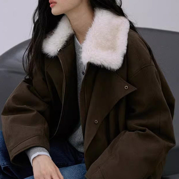 Women’s Stylish and Comfortable Transition Jacket with Teddy Collar