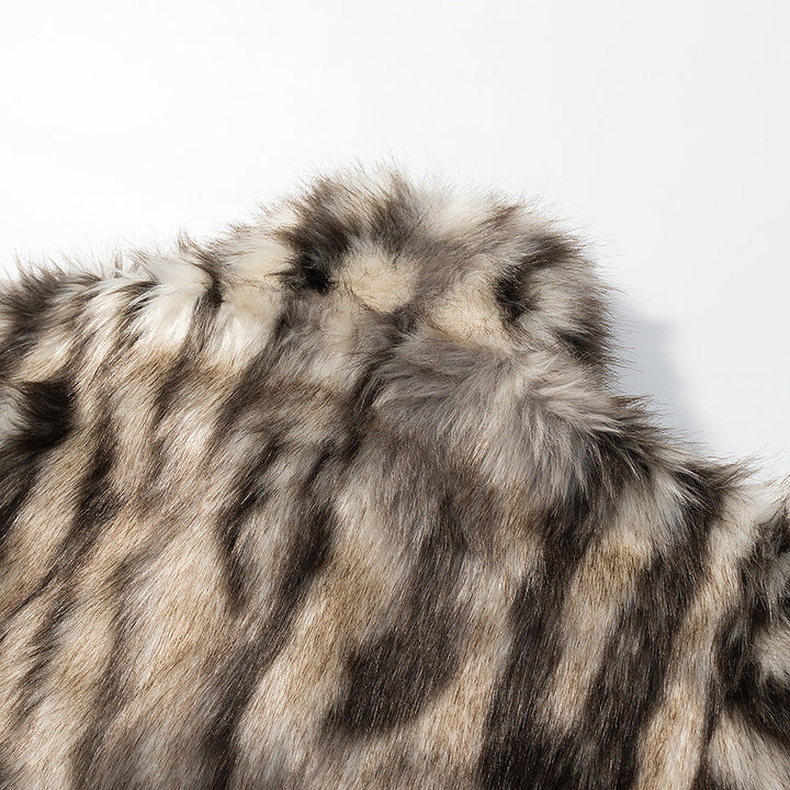 Women Short Faux Fur Jacket with Voluminous Fur Look, Boxy Silhouette and Insert Pockets