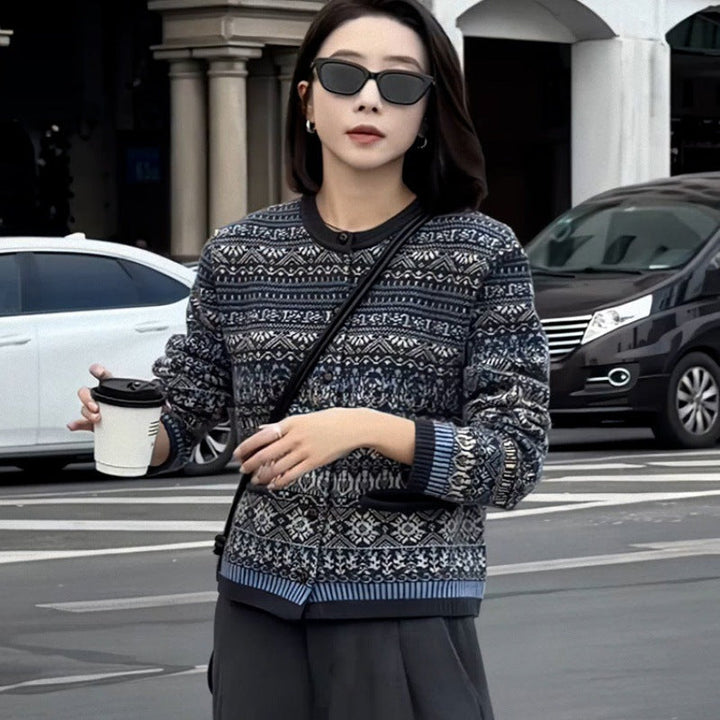 Ladies short jacket cardigan with jacquard pattern, ribbed cuffs and round neckline