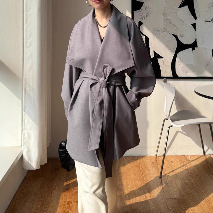 Women Elegant Trench Coat made of high-quality material