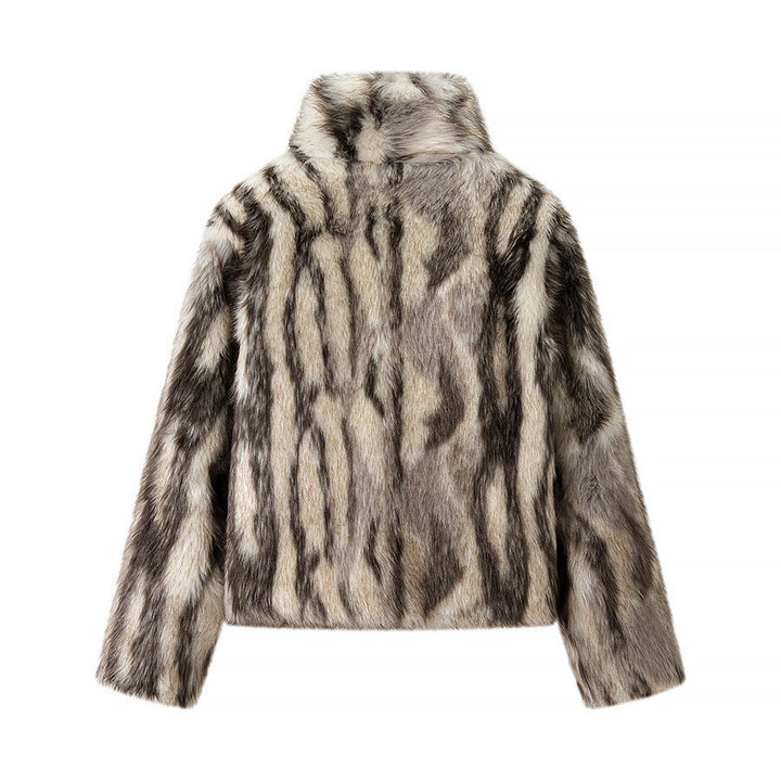 Women Short Faux Fur Jacket with Voluminous Fur Look, Boxy Silhouette and Insert Pockets