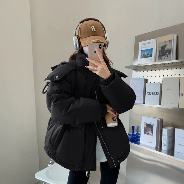 Women’s oversized quilted short jacket with hood, windproof lining and oversized collar