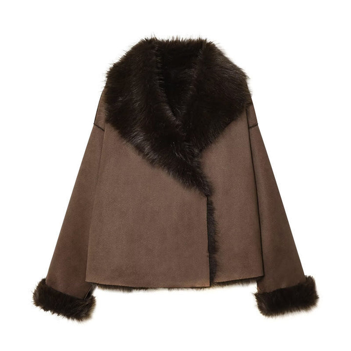 Women’s short jacket in lambskin look with voluminous fur collar and shortened sleeves
