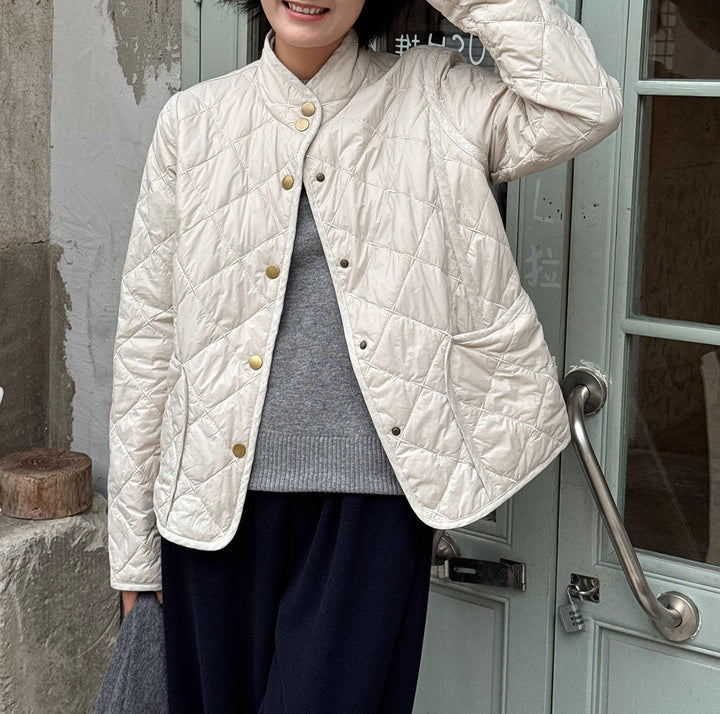 Ladies transitional jacket with quilted design