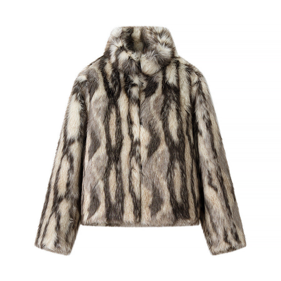 Women Short Faux Fur Jacket with Voluminous Fur Look, Boxy Silhouette and Insert Pockets