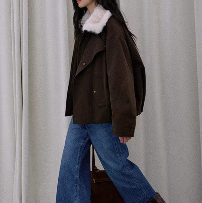 Women’s Stylish and Comfortable Transition Jacket with Teddy Collar