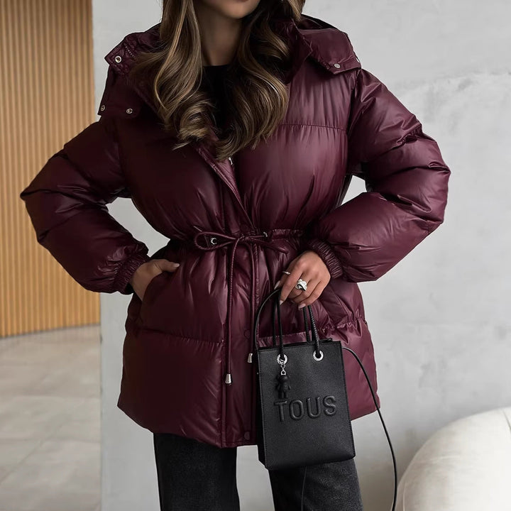 Women’s quilted down jacket with fitted drawstring and hood