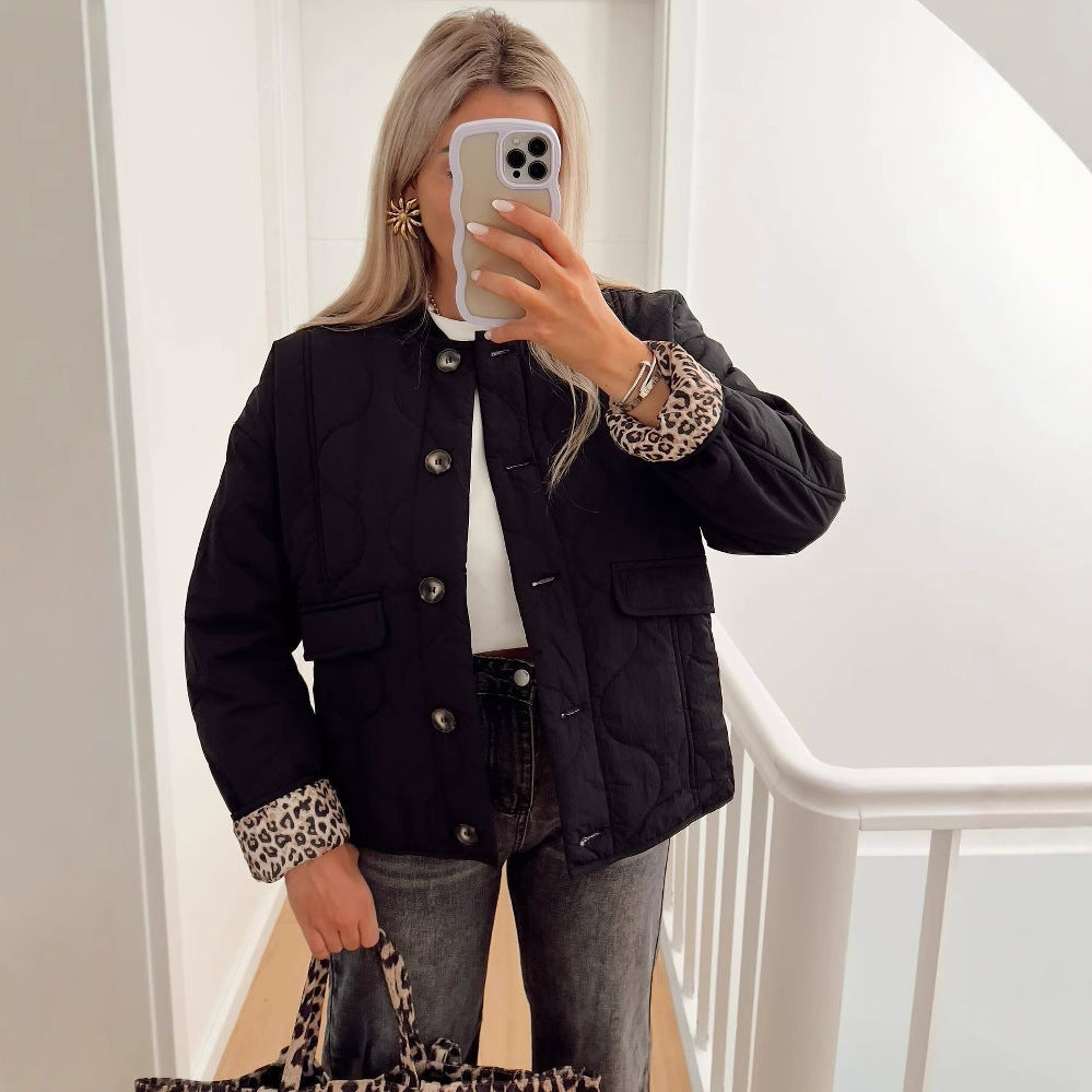 Women Padded Quilted Jacket in Boxy Cut with Round Neckline and Applied Pockets