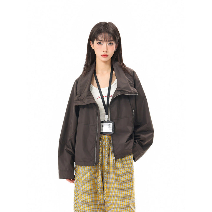 Women Lightweight Cropped Transition Jacket with High Stand Collar and Zip Pockets