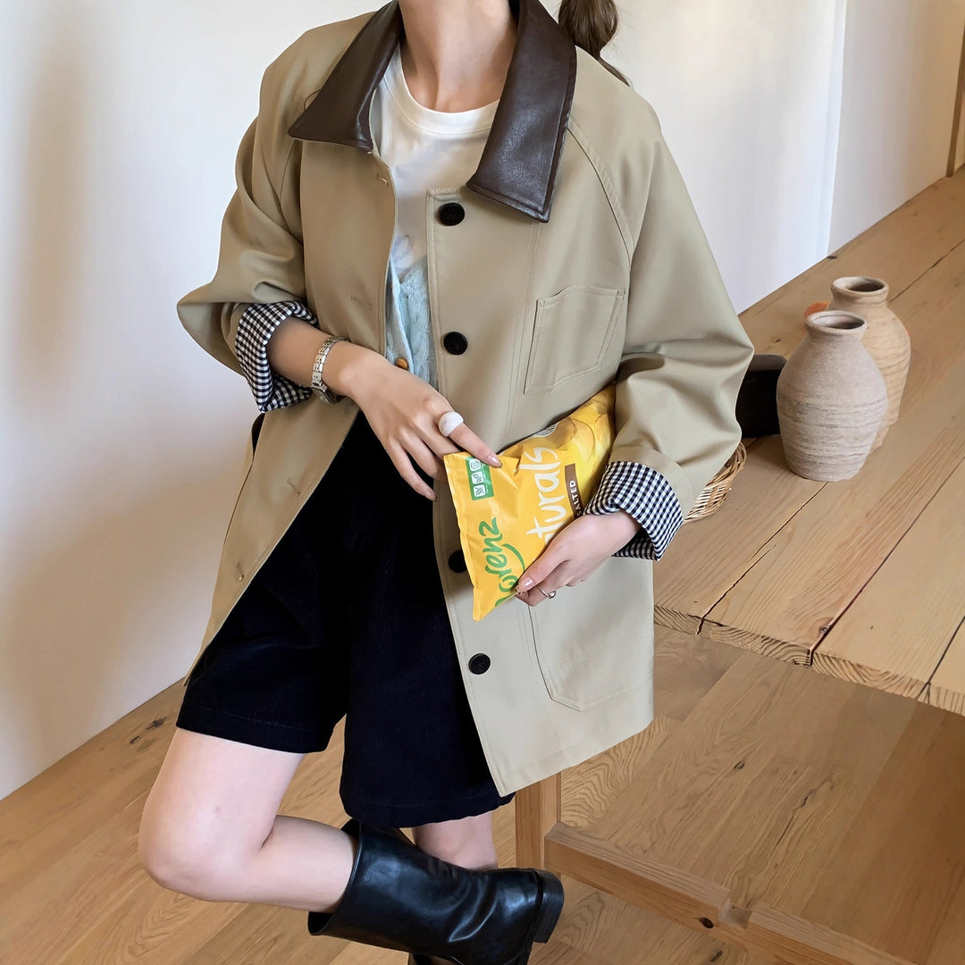 Women Lightweight Oversized Transition Jacket with Contrast Collar and Checkered Sleeve Hem