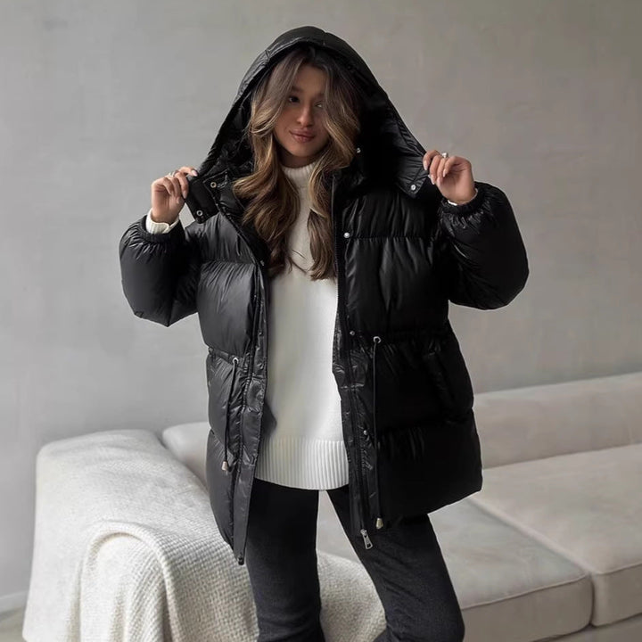 Women’s quilted down jacket with fitted drawstring and hood