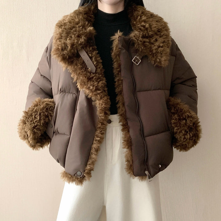 Women nan short oversized puffer jacket with teddy lining, lapel collar and buckle closure