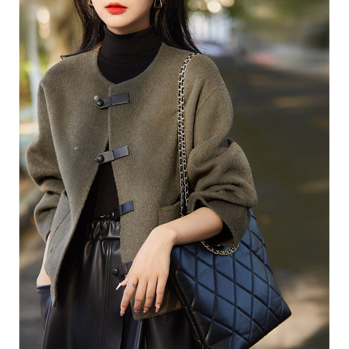 Women Elegant Wool Jacket with Buttons