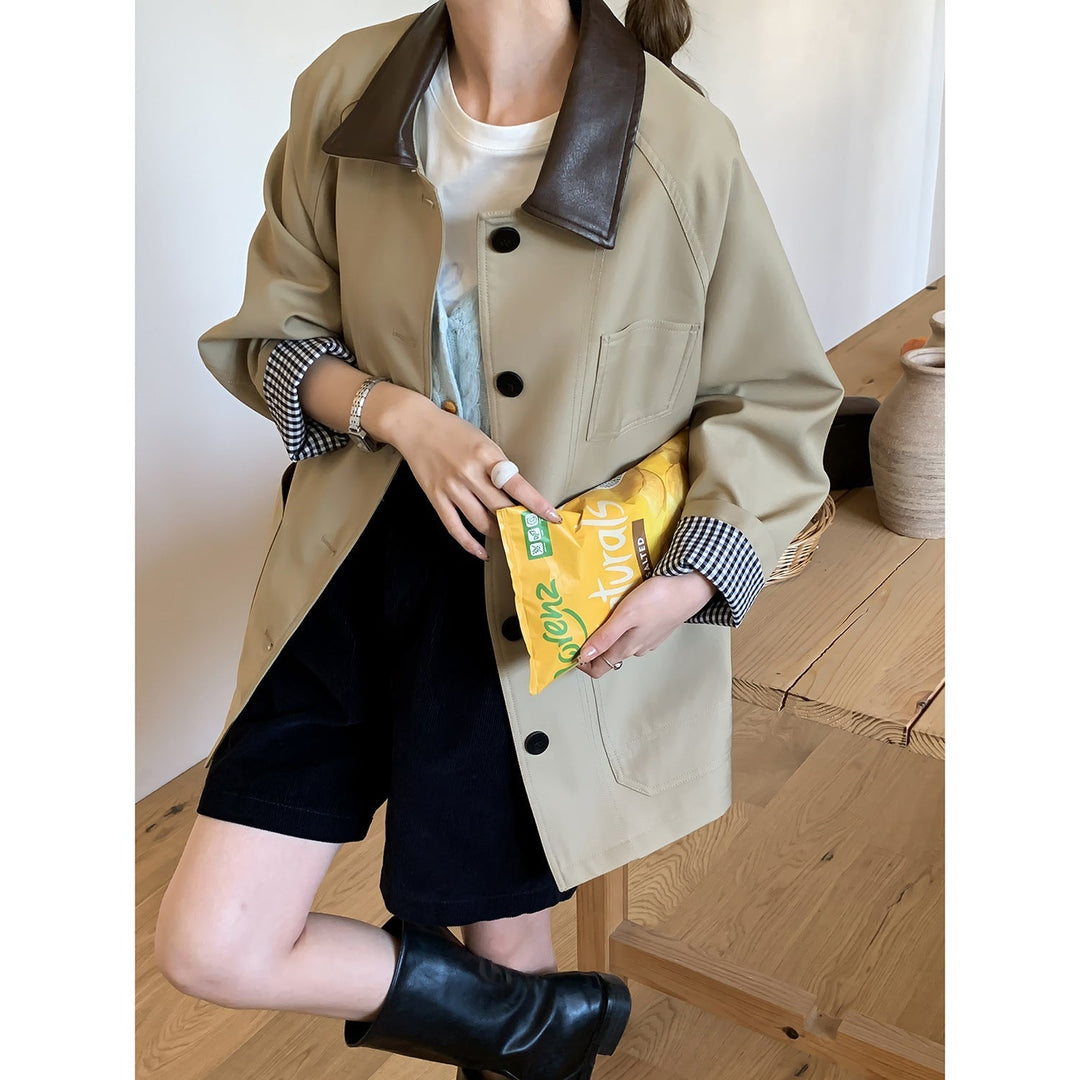 Women Lightweight Oversized Transition Jacket with Contrast Collar and Checkered Sleeve Hem