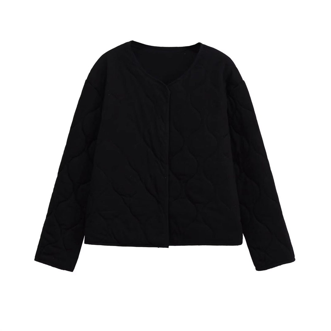Ladies Quilted Short Jacket in Oversized Cut with Round Neck and Wave Stitching
