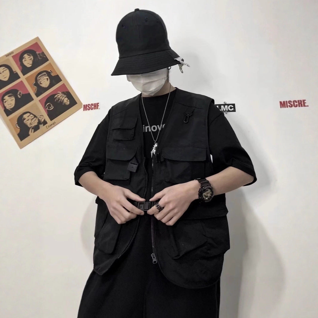 Unisex multifunctional utilitarian vest