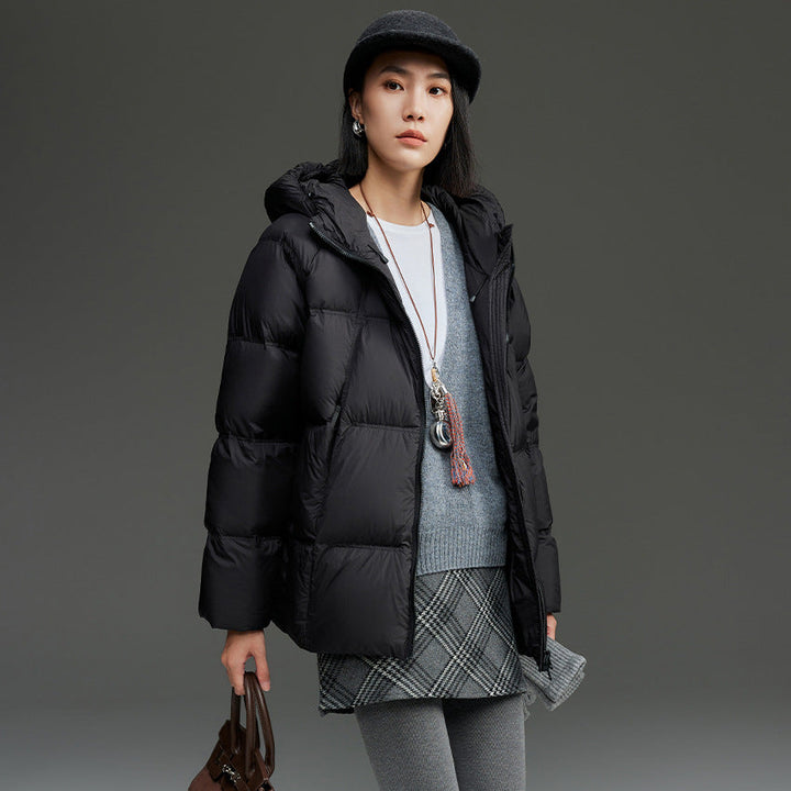 Women short cut boxy quilted jacket with detachable hood and thermo insulation