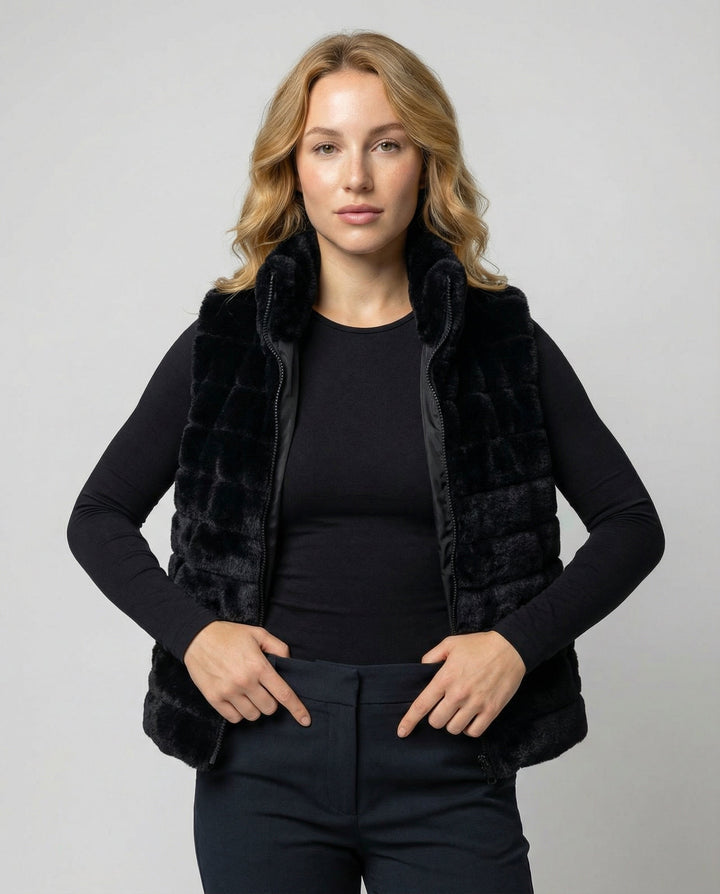 Quilted gilet with faux fur for women