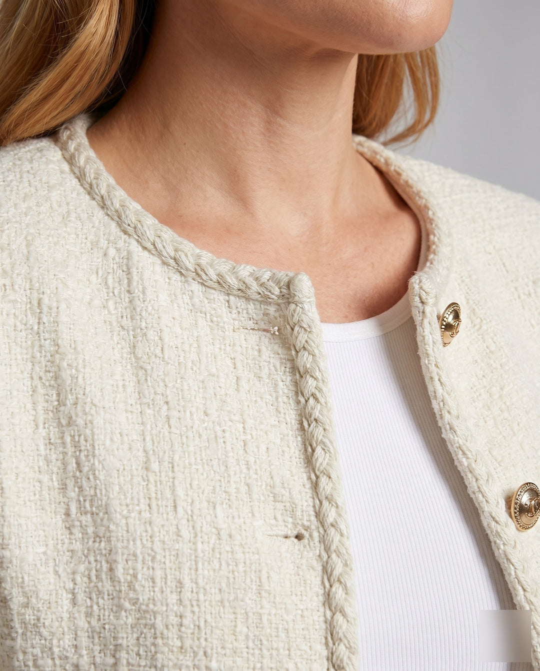 Ladies elegant boucleé jacket with Golden buttons and Decorative pockets
