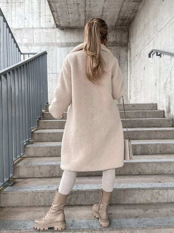 Winter coat with fwe wool
