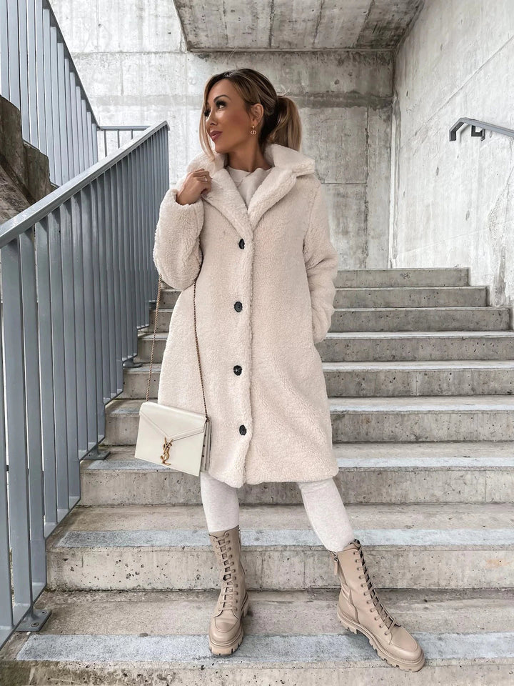 Winter coat with fwe wool