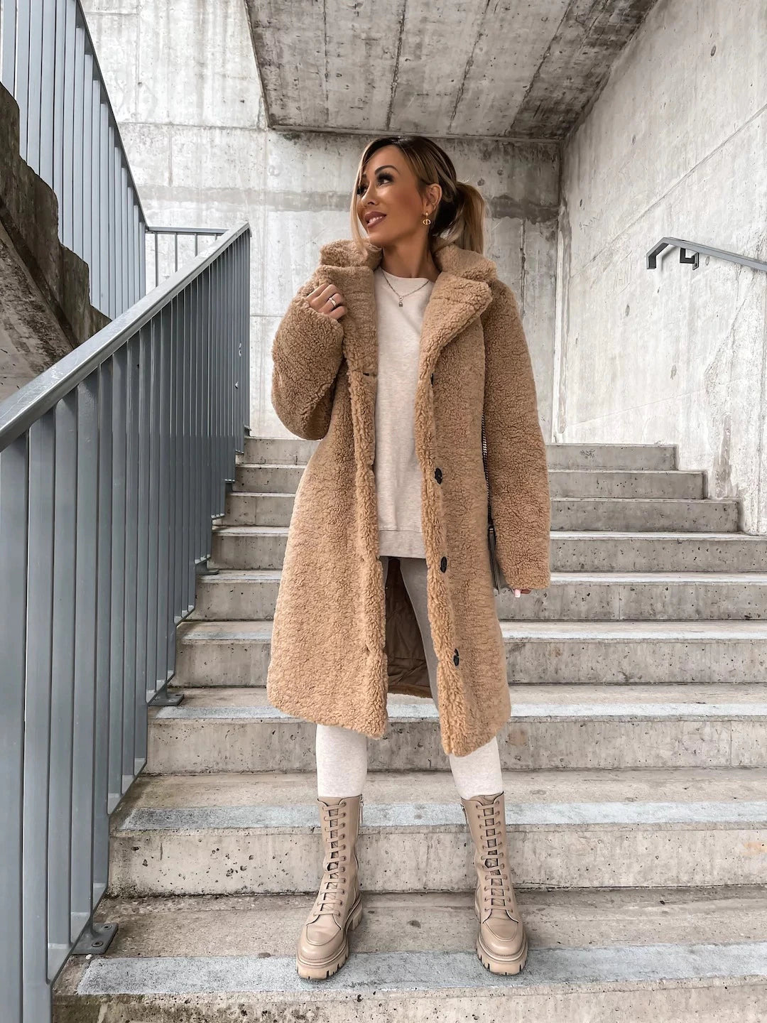 Winter coat with fwe wool