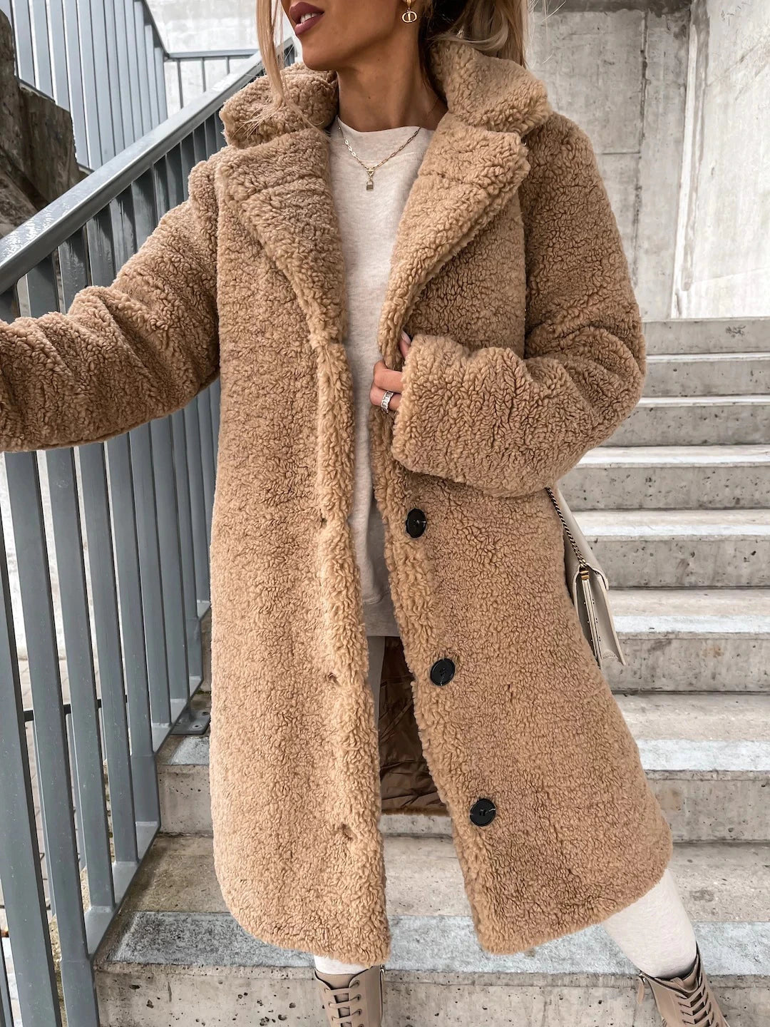 Winter coat with fwe wool