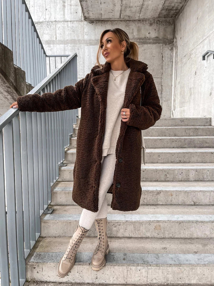 Winter coat with fwe wool