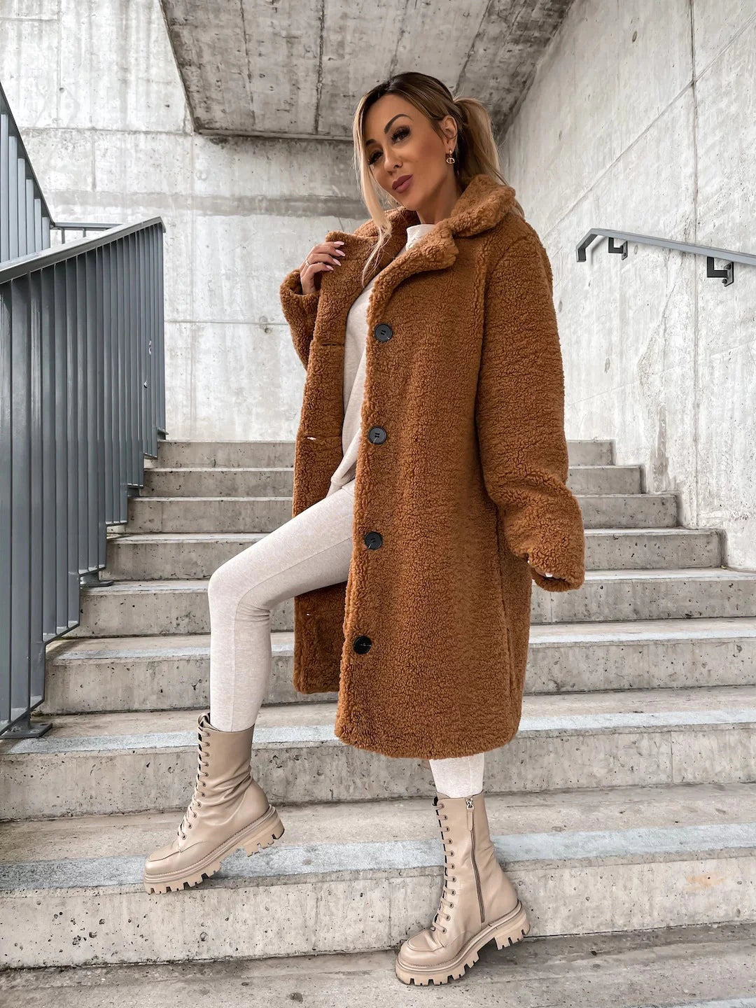 Winter coat with fwe wool