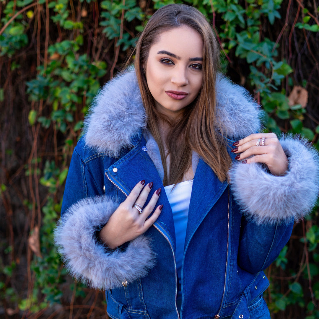 denim jacket with faux Fur collar
